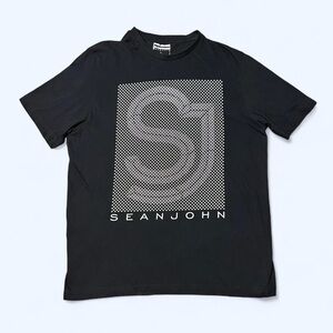 Black Grunge Sean John Graphic Tee!